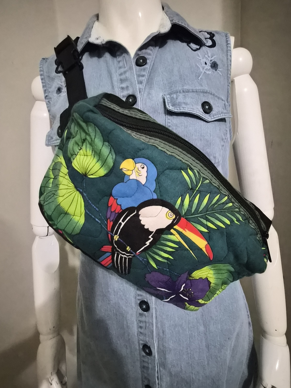 Tropical Parrot Print Quilted Crossbody Bag - Teal Green ZOO Fair Adventure
